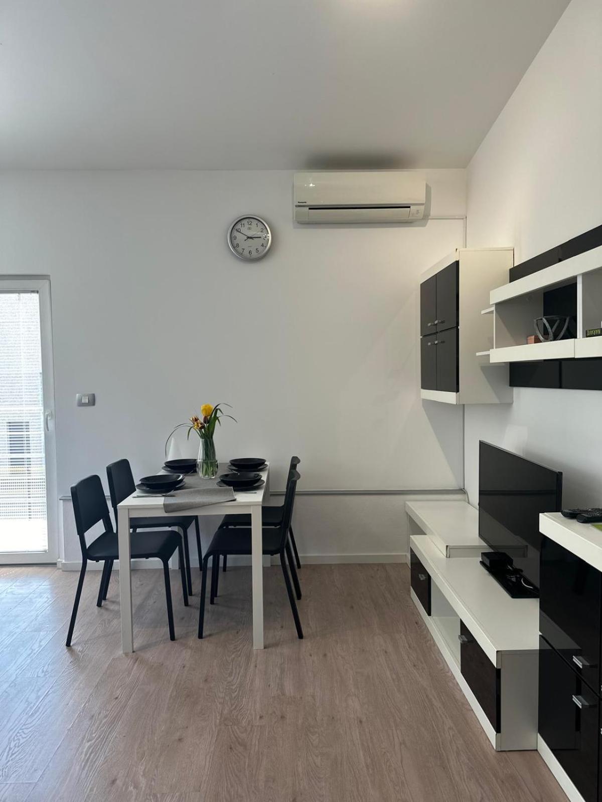 Apartment Stucin Vipava Buitenkant foto