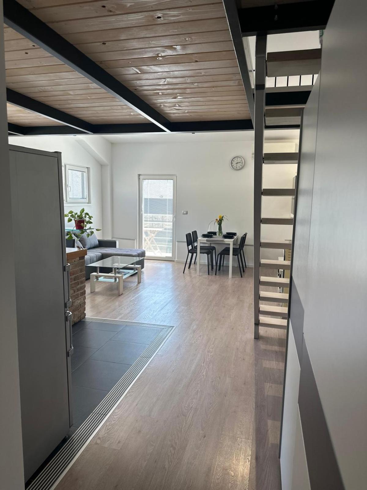 Apartment Stucin Vipava Buitenkant foto