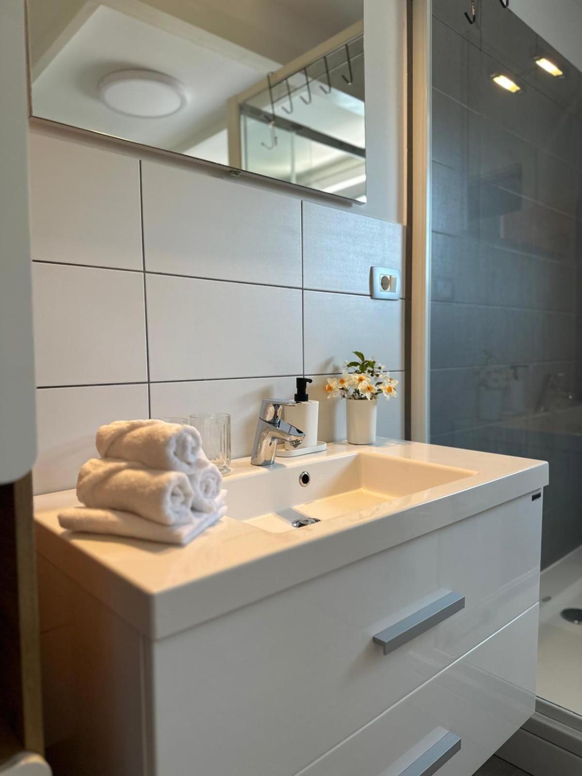 Apartment Stucin Vipava Buitenkant foto